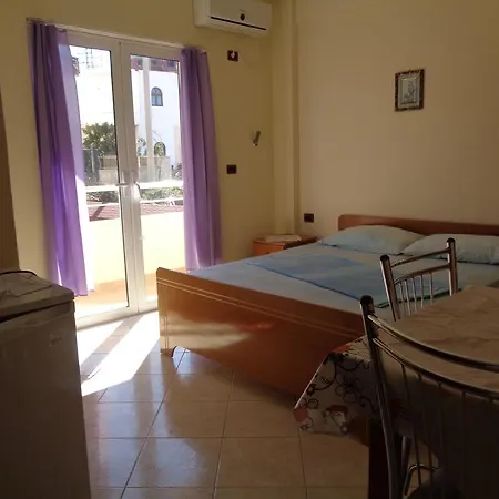 Πανσιόν Velcani 3*