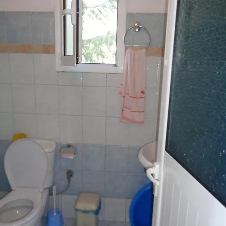 Velcani Πανσιόν 3*