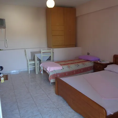 Velcani Πανσιόν 3*