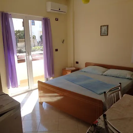 Velcani Πανσιόν 3*